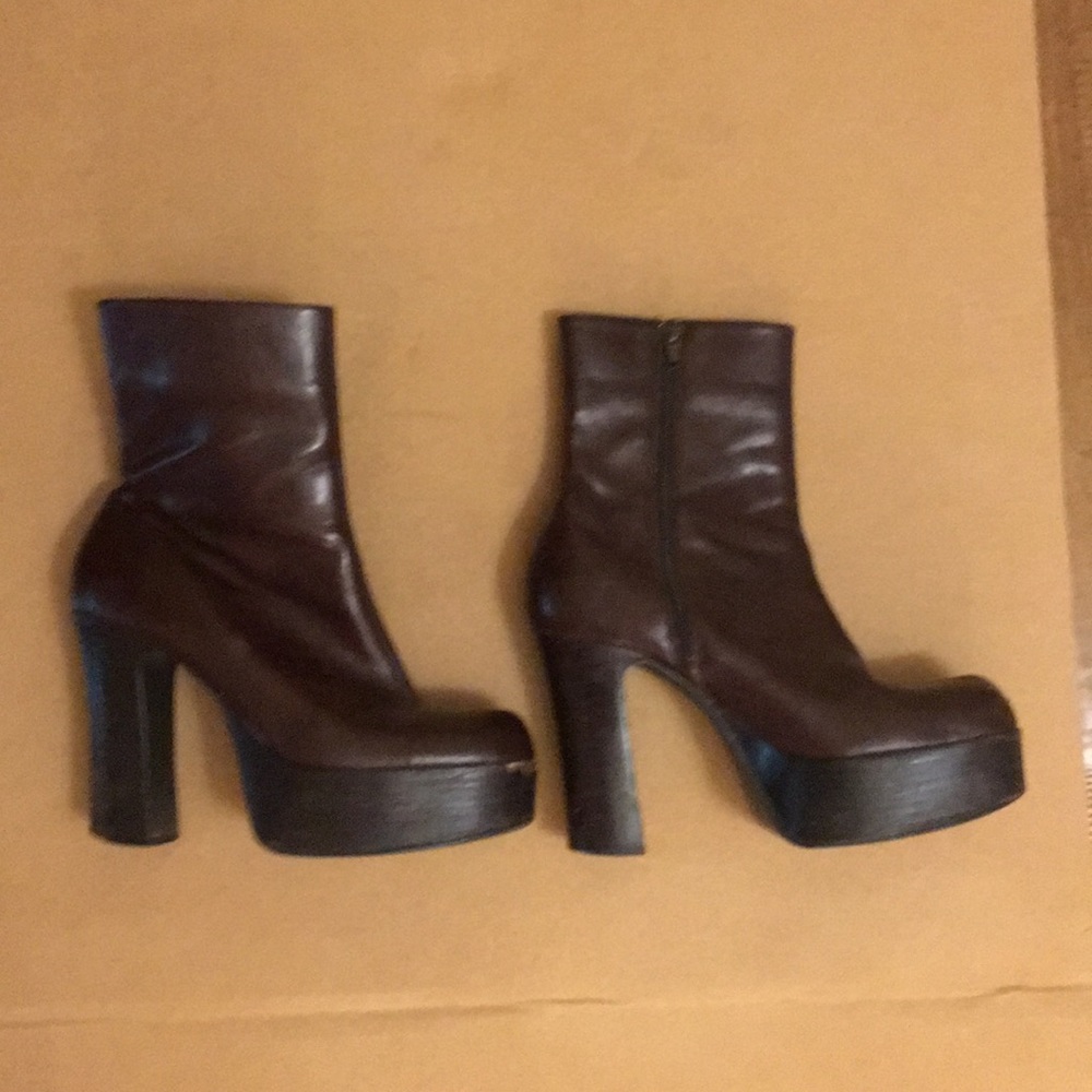 Chinese Laundry Size 9 Brown Boots